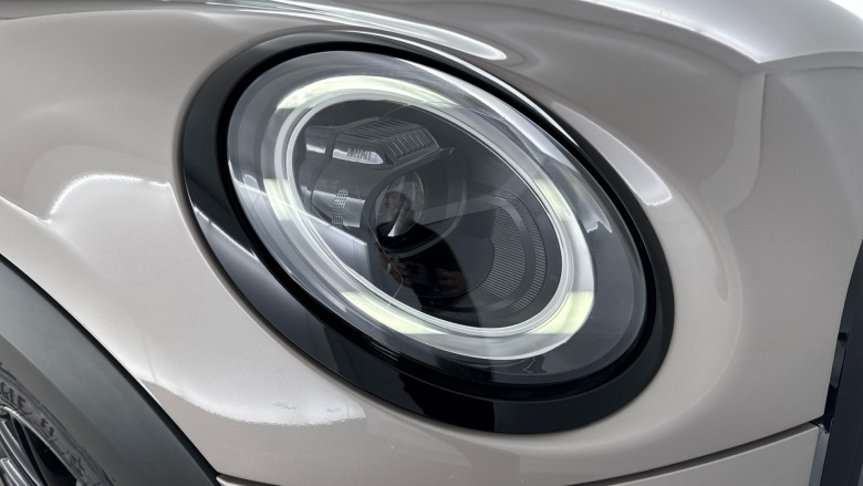 MINI Hatchback 1.5 Cooper Exclusive Premium 5dr Auto Petrol Hatchback